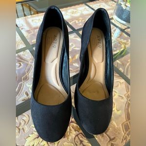 Apt. 9 Black Suede Block Heels 7.5
